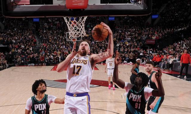 九游体育首页-输球也有亮点！湖人暗藏新星轰21+4