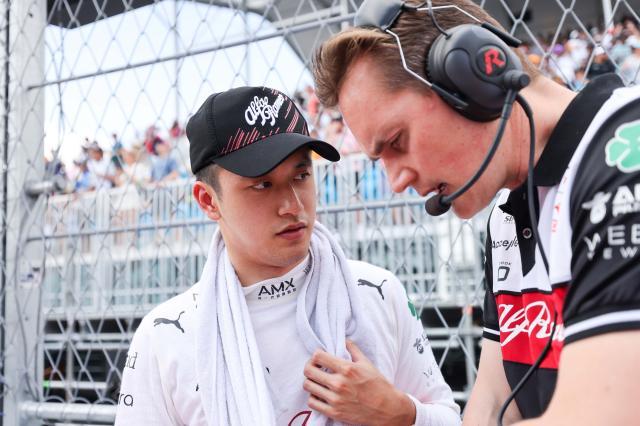 九游体育平台-专访周冠宇①：首个赛季开局不错 早期起伏有助提高